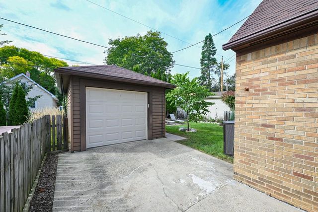 2563 N 71st STREET, Milwaukee, WI 53213