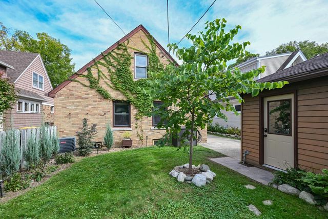 2563 N 71st STREET, Milwaukee, WI 53213