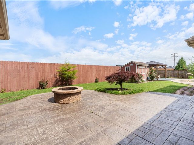 5805 41st Street, Rogers, AR 72758