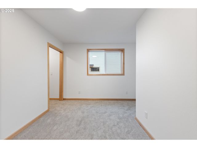 715 ST CHARLES St, Eugene, OR 97402