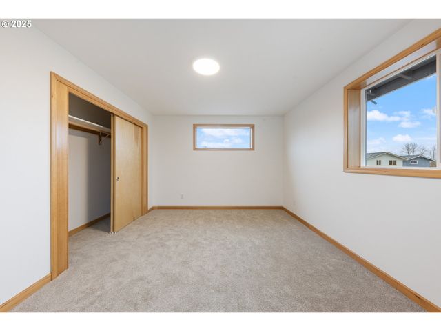 715 ST CHARLES St, Eugene, OR 97402