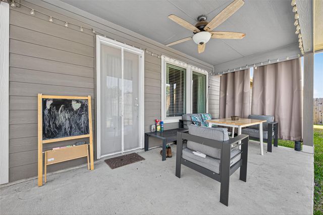 22121 Oakland Meadows Lane, New Caney, TX 77357