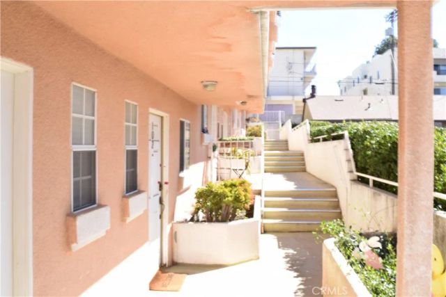 10128 Hillhaven, Tujunga, CA 91042