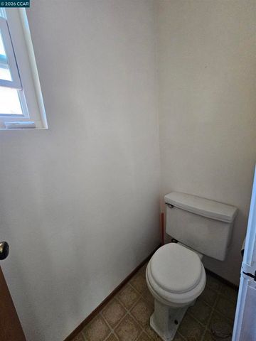 638 36Th St, Richmond, CA 94805
