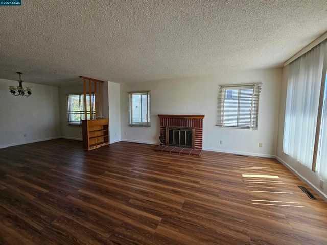 638 36Th St, Richmond, CA 94805