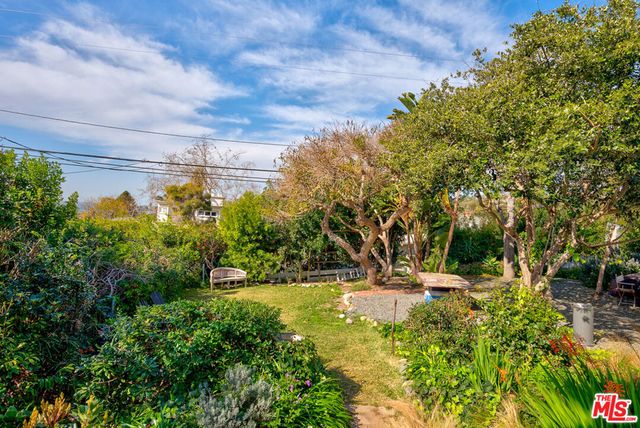 555 AGATE Street, Laguna Beach, CA 92651