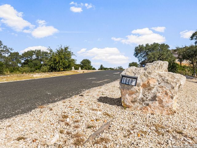 1848 Private Road 2771, Mico, TX 78056