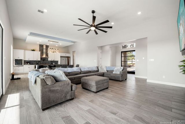 1848 Private Road 2771, Mico, TX 78056