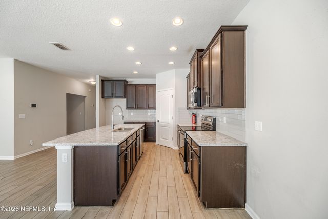 8182 DANCING FOX Street, Jacksonville, FL 32222