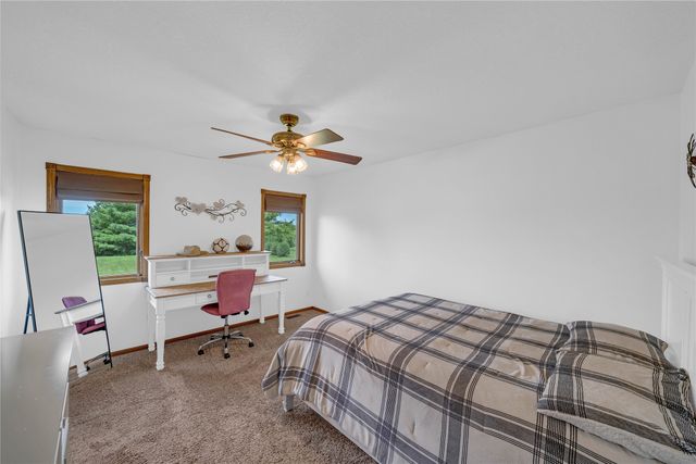 904 Pleasant Street SE, Bondurant, IA 50035