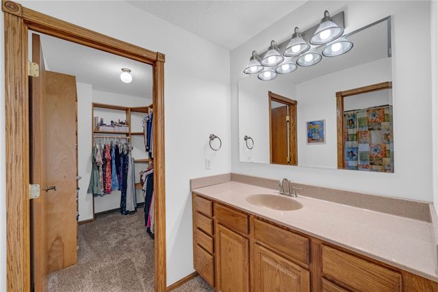 904 Pleasant Street SE, Bondurant, IA 50035
