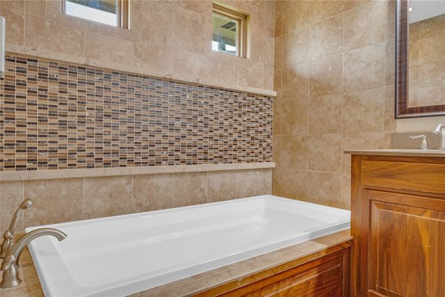 904 Pleasant Street SE, Bondurant, IA 50035