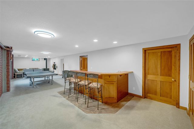 904 Pleasant Street SE, Bondurant, IA 50035