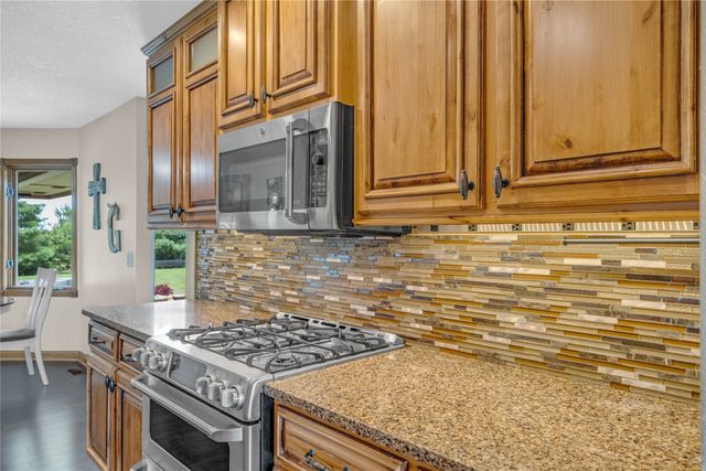 904 Pleasant Street SE, Bondurant, IA 50035