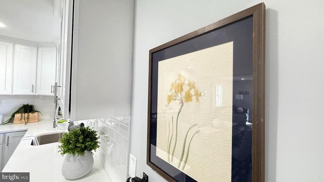 943 COLUMBUS RD, Burlington, NJ 08016