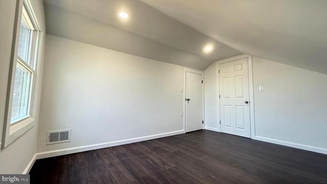 943 COLUMBUS RD, Burlington, NJ 08016