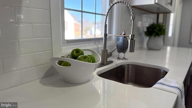 943 COLUMBUS RD, Burlington, NJ 08016