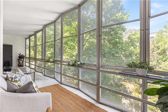 3060 PHARR Court N 422, Atlanta, GA 30305