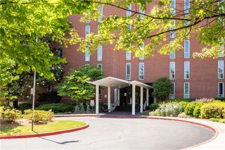 3060 PHARR Court N 422, Atlanta, GA 30305