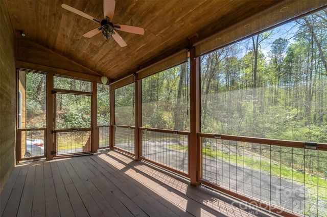 138 Hubbell Lane, Robbinsville, NC 28771