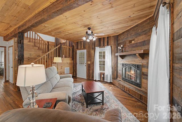 138 Hubbell Lane, Robbinsville, NC 28771