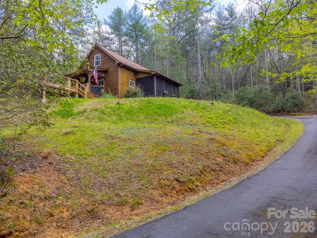 138 Hubbell Lane, Robbinsville, NC 28771