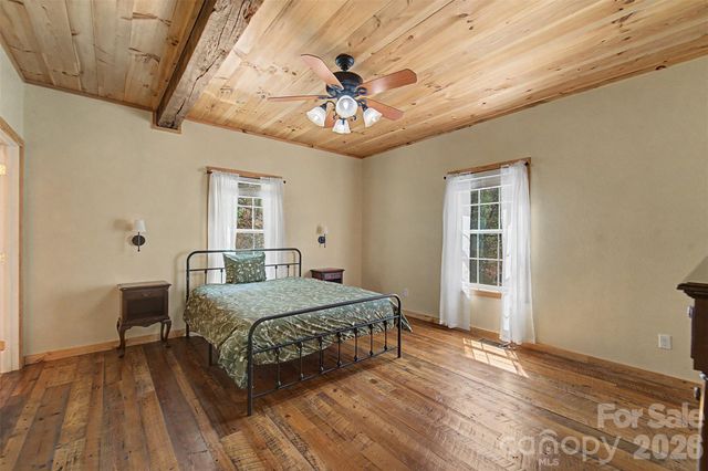 138 Hubbell Lane, Robbinsville, NC 28771