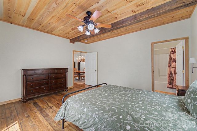 138 Hubbell Lane, Robbinsville, NC 28771