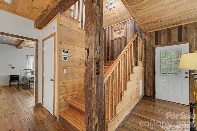 138 Hubbell Lane, Robbinsville, NC 28771
