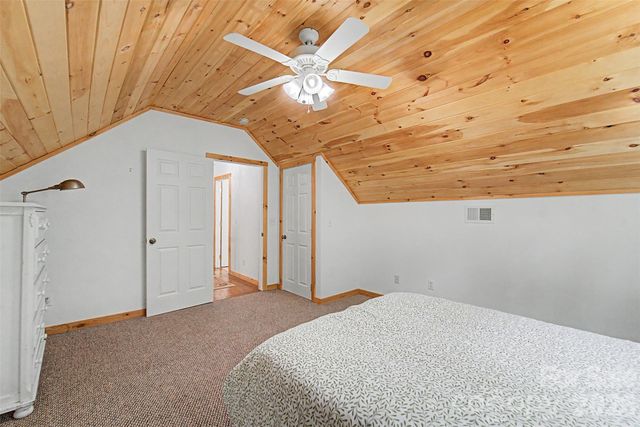 138 Hubbell Lane, Robbinsville, NC 28771