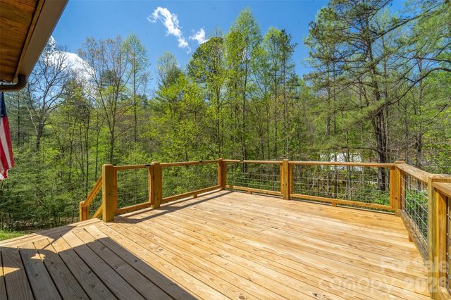 138 Hubbell Lane, Robbinsville, NC 28771