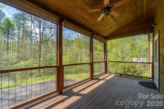 138 Hubbell Lane, Robbinsville, NC 28771