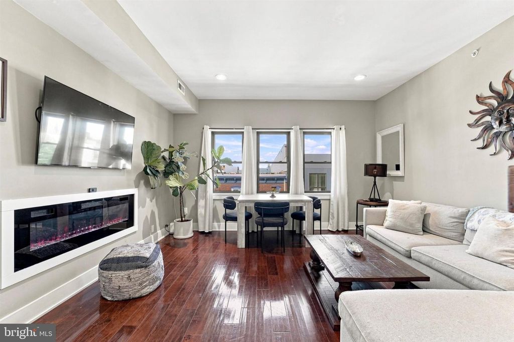 929 N 2ND ST #3, PHILADELPHIA, PA 19123 — exterior