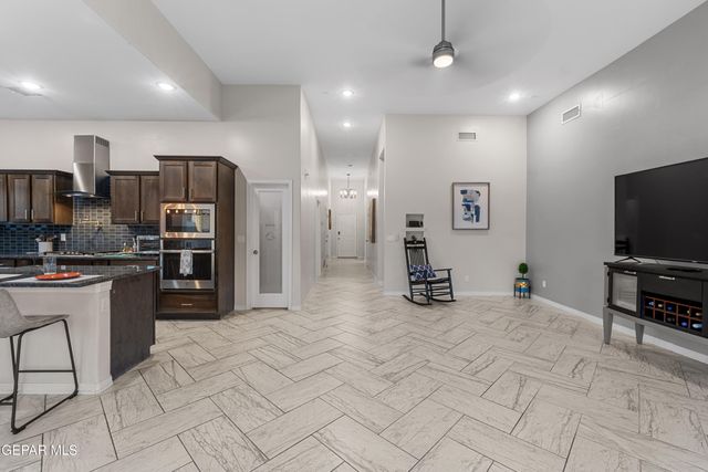 953 Abe Goldberg Drive, El Paso, TX 79932