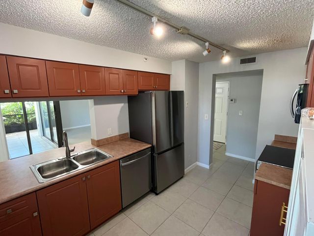 1915 Lavers Circle E E101, Delray Beach, FL 33444