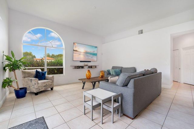 5005 NW 57th Terrace, Coral Springs, FL 33067