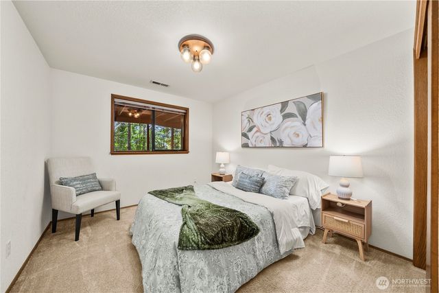 4725 Rehklau Road SE, Olympia, WA 98513
