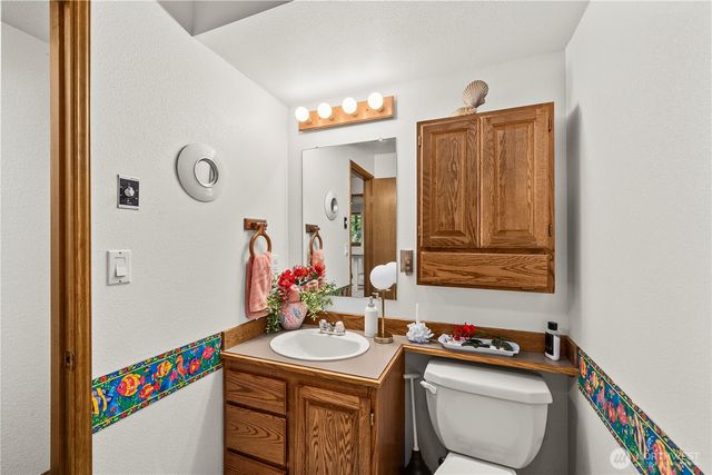 4725 Rehklau Road SE, Olympia, WA 98513