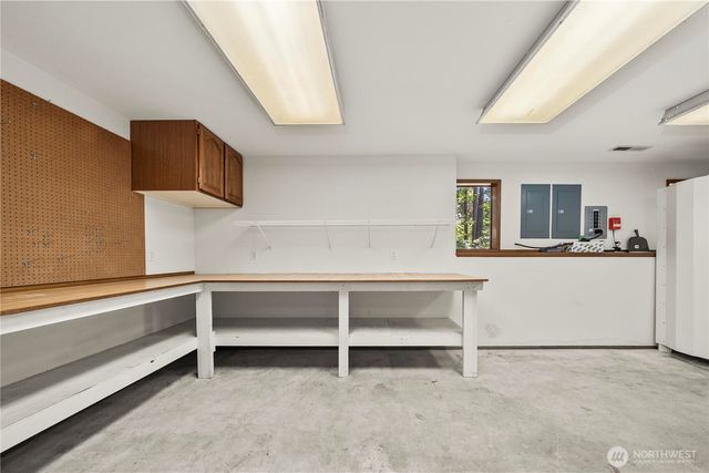 4725 Rehklau Road SE, Olympia, WA 98513