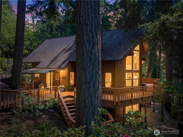 4725 Rehklau Road SE, Olympia, WA 98513