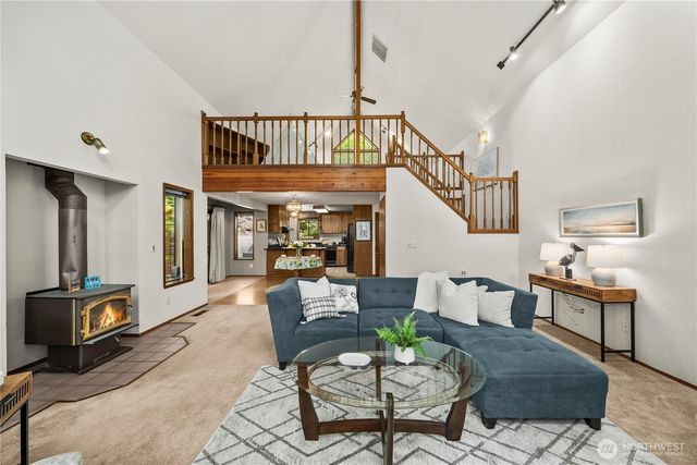 4725 Rehklau Road SE, Olympia, WA 98513