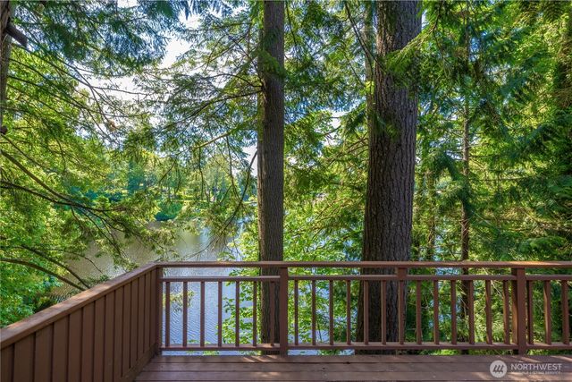 4725 Rehklau Road SE, Olympia, WA 98513