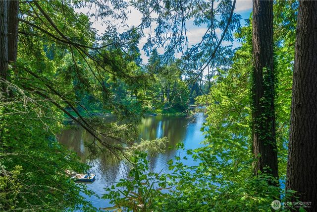 4725 Rehklau Road SE, Olympia, WA 98513