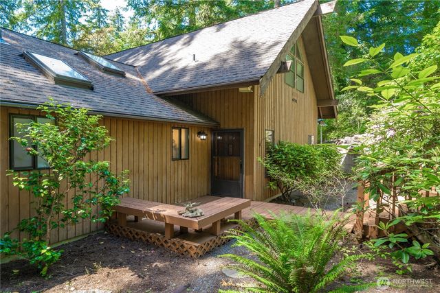4725 Rehklau Road SE, Olympia, WA 98513