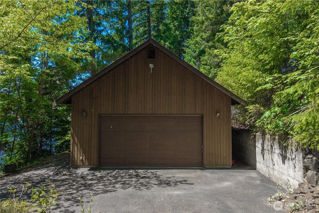 4725 Rehklau Road SE, Olympia, WA 98513