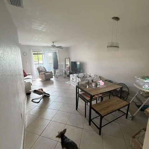 940 NW 104th Avenue 203, Pembroke Pines, FL 33026