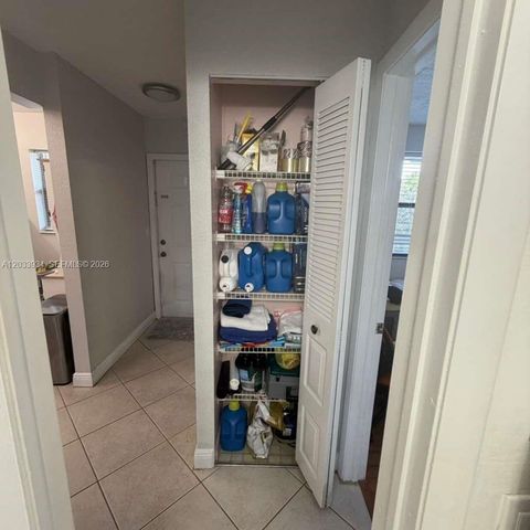 940 NW 104th Avenue 203, Pembroke Pines, FL 33026