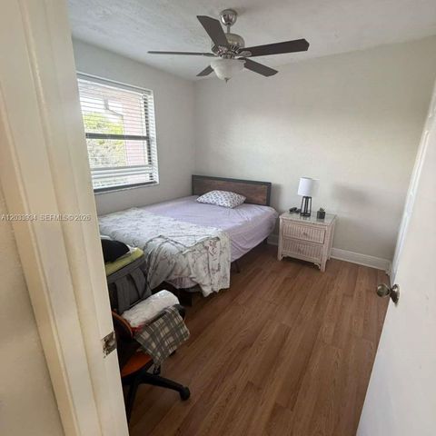 940 NW 104th Avenue 203, Pembroke Pines, FL 33026