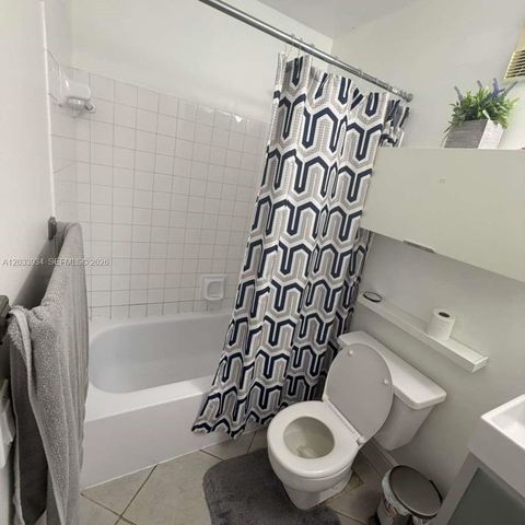 940 NW 104th Avenue 203, Pembroke Pines, FL 33026