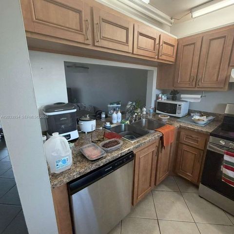 940 NW 104th Avenue 203, Pembroke Pines, FL 33026